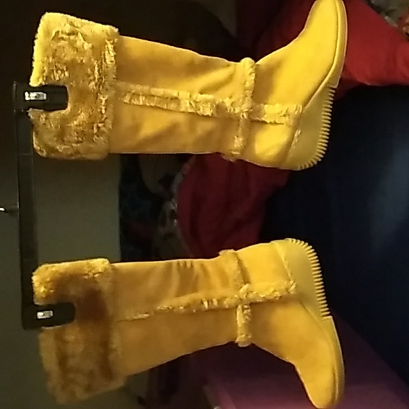 Victoria Spencer Leather Boots - Picture 4 of 6